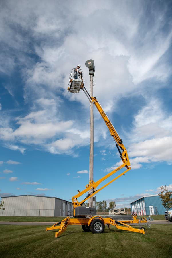 Towable boom lift, 45 ft