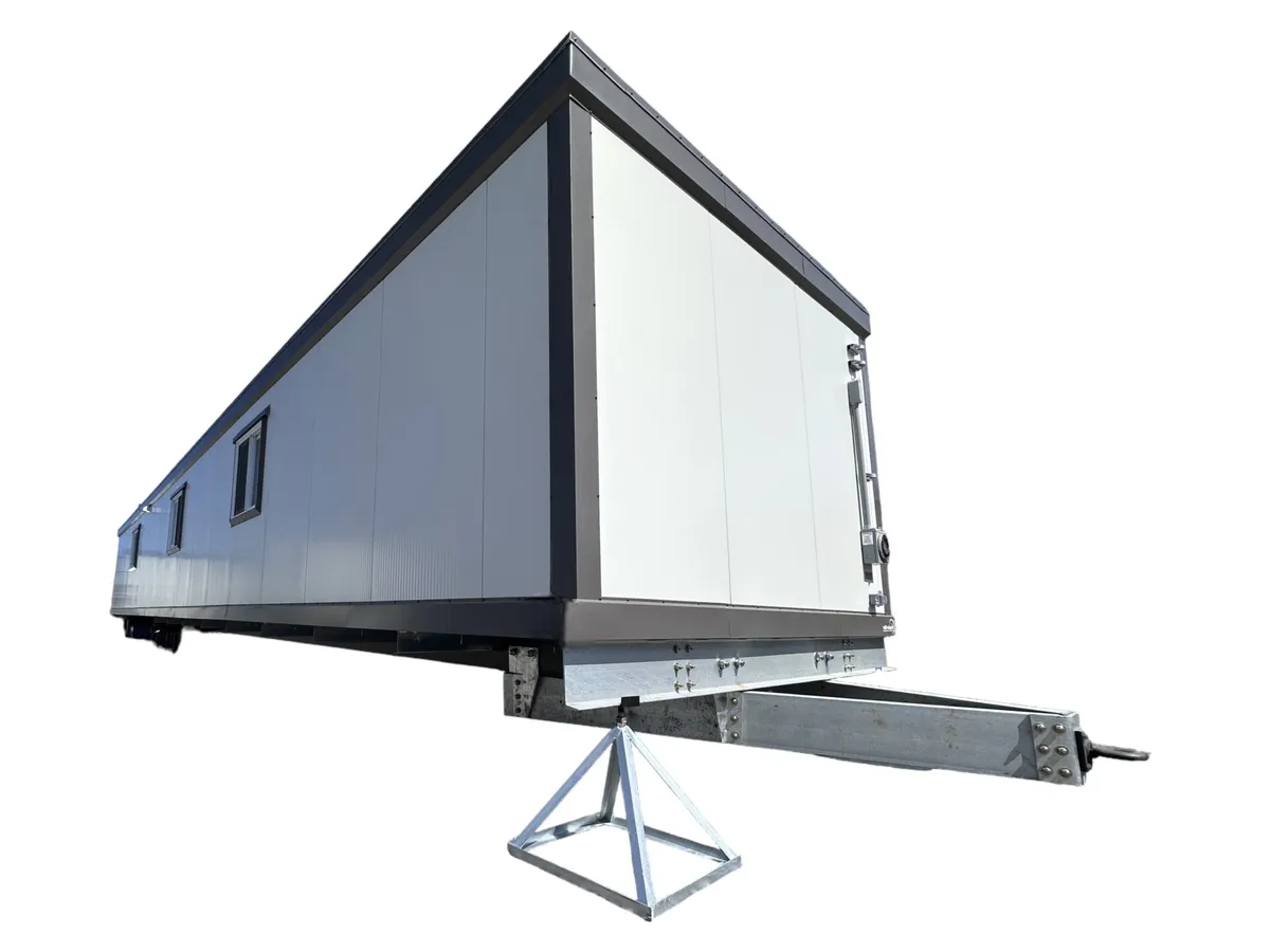 Job-site trailer, medium: 28 ft to 40 ft